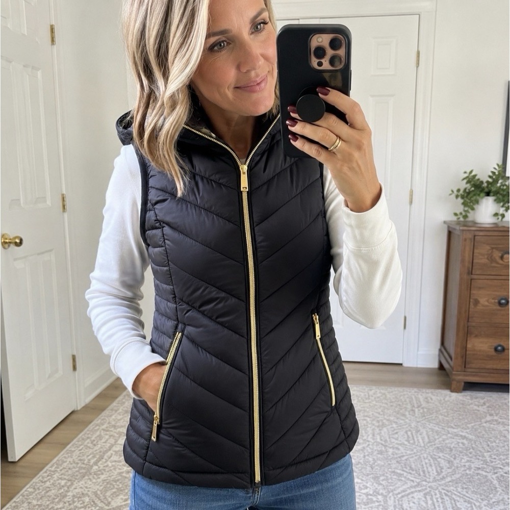 MICHAEL Michael Kors Black Hooded Packable Puffer Vest Gold Zip Women's S